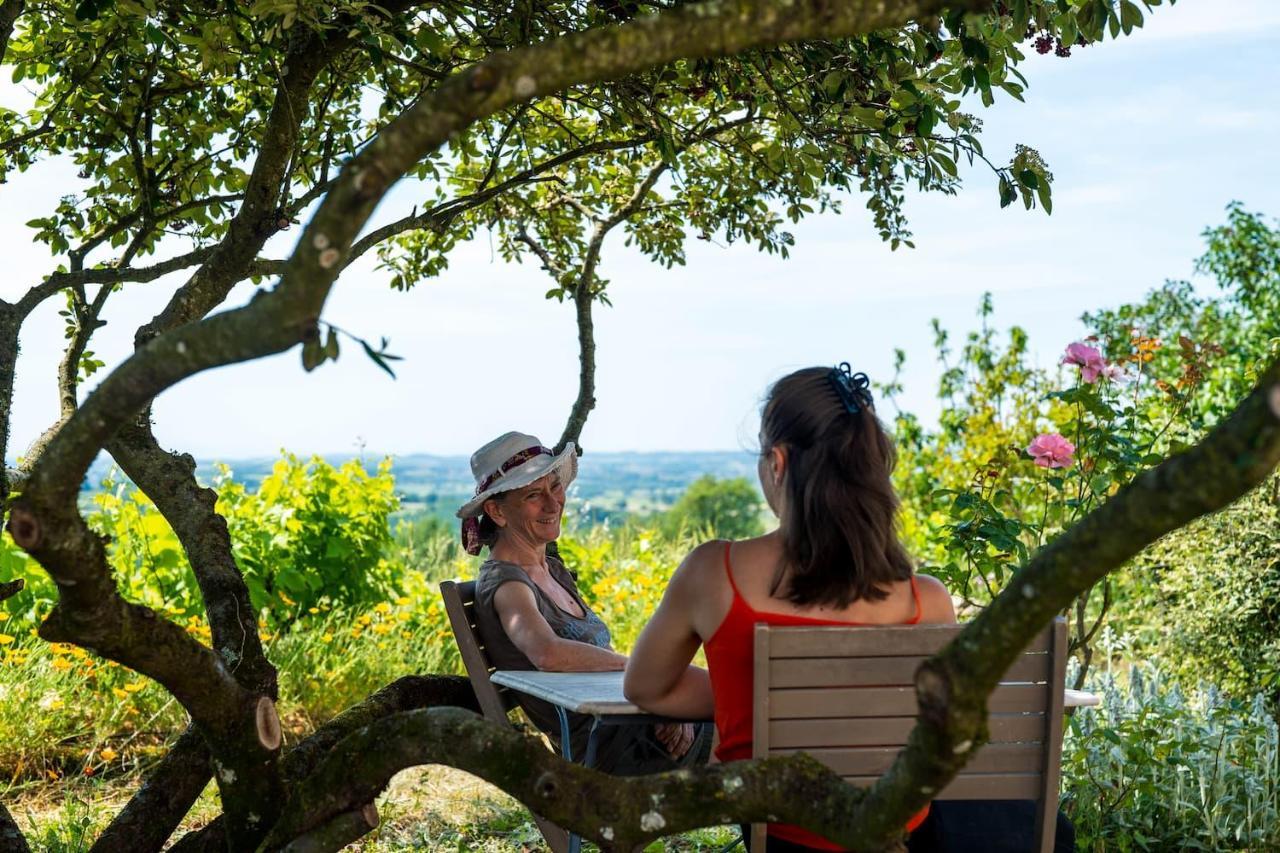 Chambres Et Table D'Hotes - Les Jardins De La Longagne Saussenac エクステリア 写真