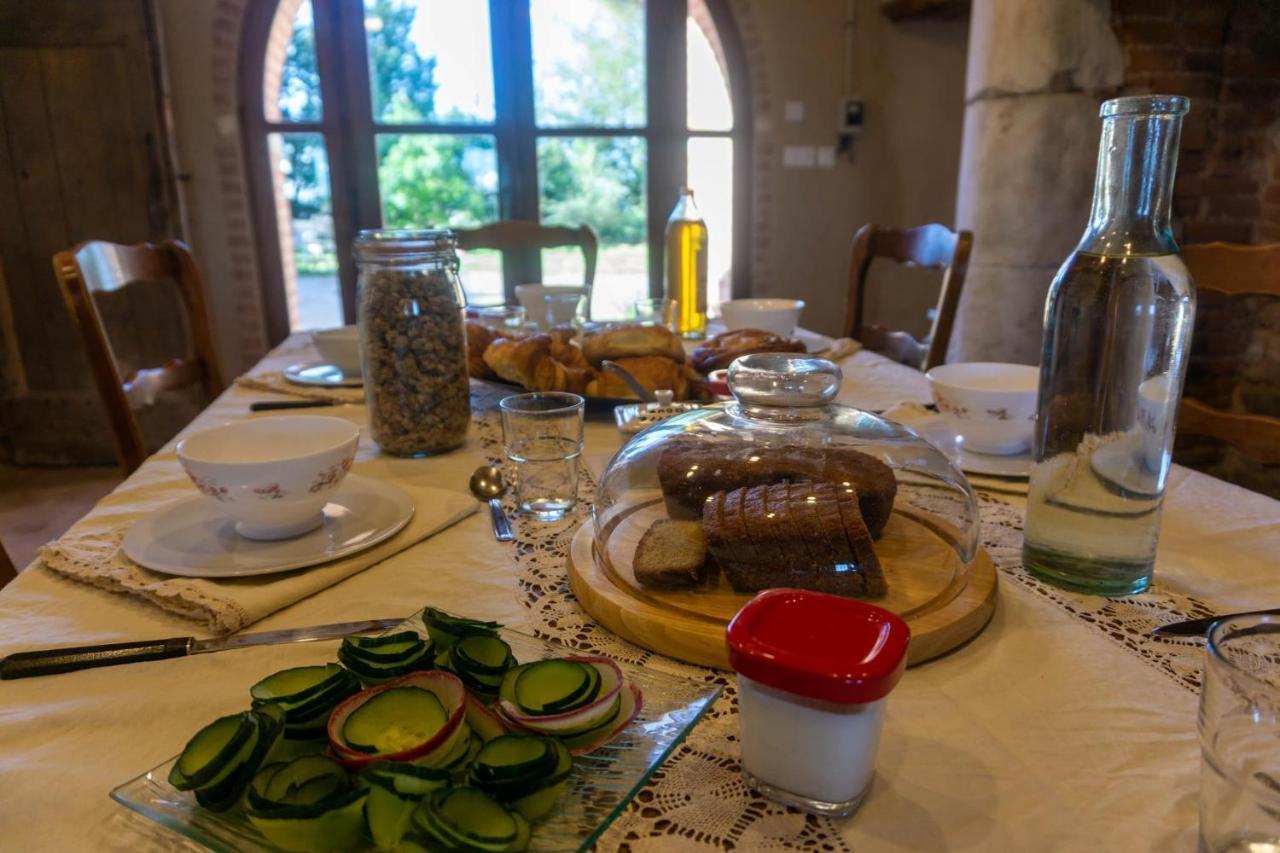 Chambres Et Table D'Hotes - Les Jardins De La Longagne Saussenac エクステリア 写真
