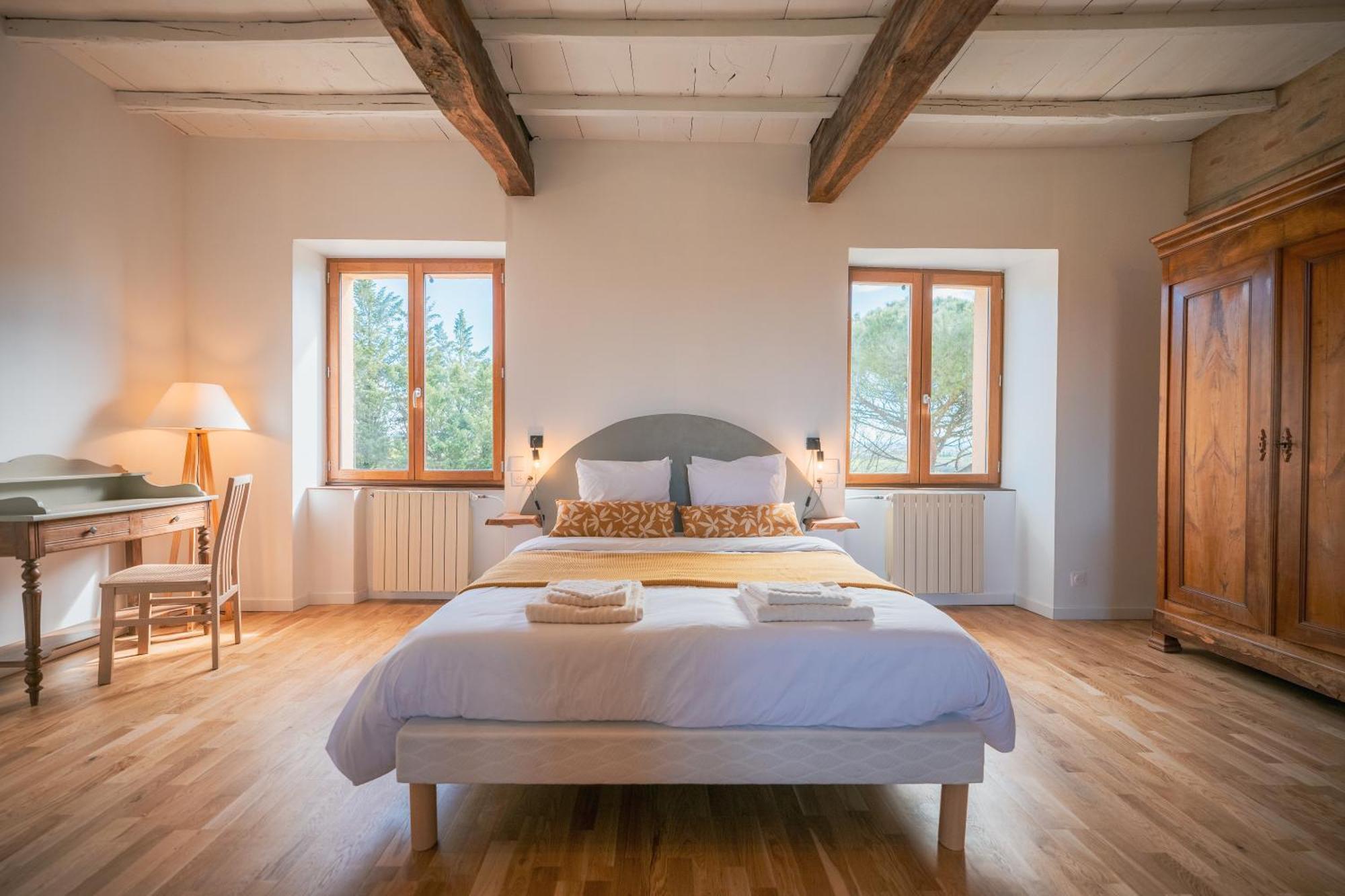 Chambres Et Table D'Hotes - Les Jardins De La Longagne Saussenac エクステリア 写真